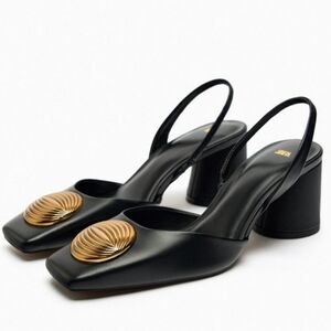 NWT (SMALL SPOT)ZARA Black Leather Large Gold Emblem Slingback Flats sz 38 (8)